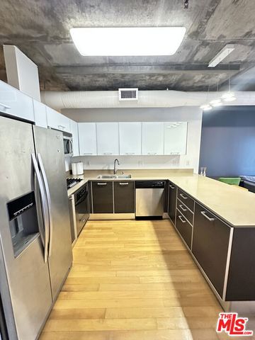 645 W 9th Street 422, Los Angeles, CA 90015