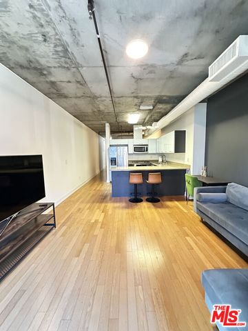 645 W 9th Street 422, Los Angeles, CA 90015