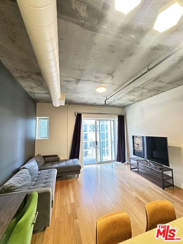 645 W 9th Street 422, Los Angeles, CA 90015