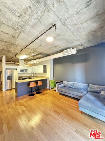 645 W 9th Street 422, Los Angeles, CA 90015