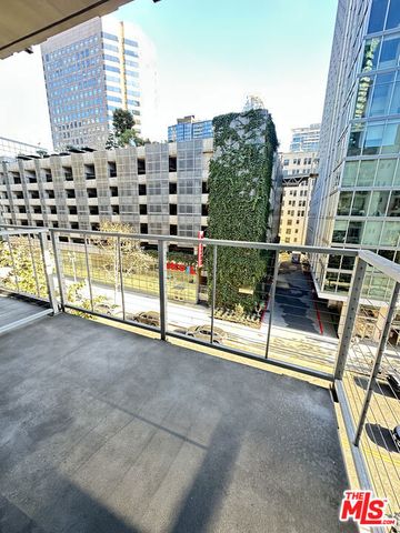 645 W 9th Street 422, Los Angeles, CA 90015