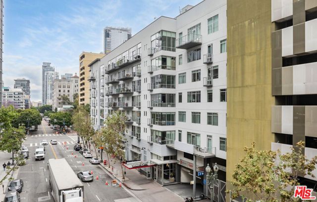 645 W 9th Street 422, Los Angeles, CA 90015