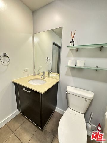 645 W 9th Street 422, Los Angeles, CA 90015