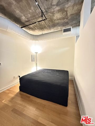 645 W 9th Street 422, Los Angeles, CA 90015