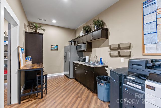 798 Dogwood Road, Asheville, NC 28806