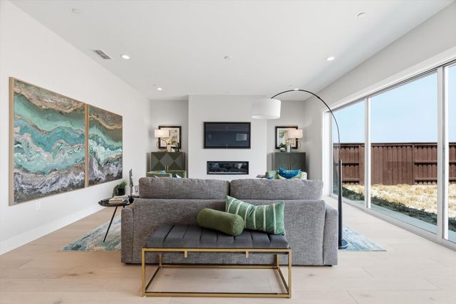 3690 Manzanita Way, Folsom, CA 95630