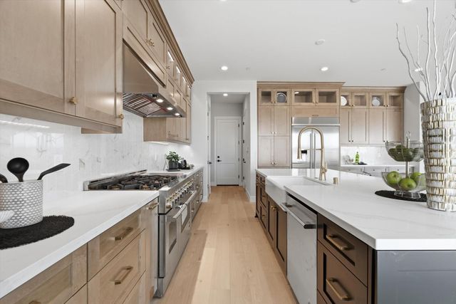 3690 Manzanita Way, Folsom, CA 95630