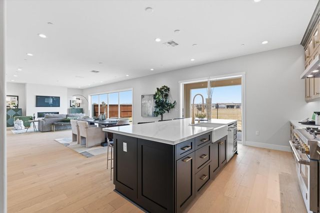 3690 Manzanita Way, Folsom, CA 95630