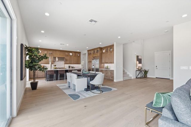 3690 Manzanita Way, Folsom, CA 95630