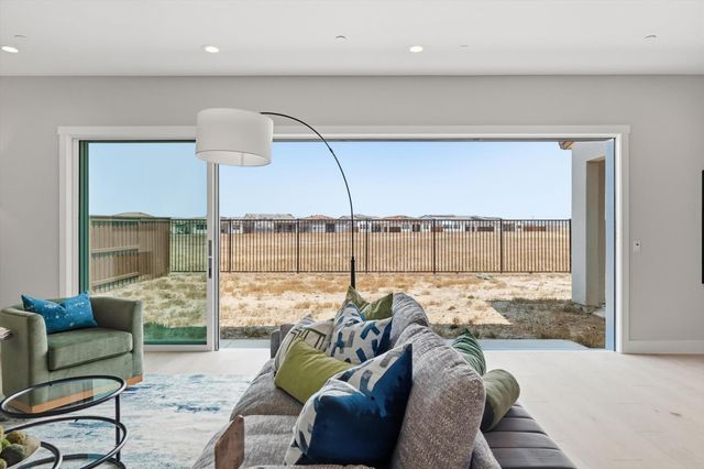 3690 Manzanita Way, Folsom, CA 95630