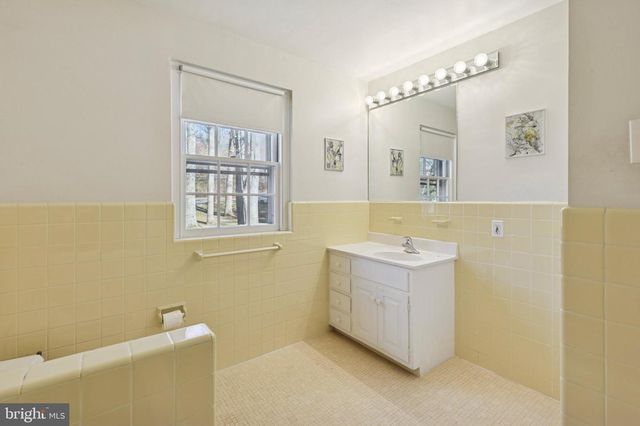 1012 MORRIS AVE, Bryn Mawr, PA 19010