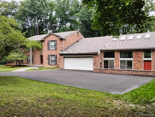 28680 W 12 Mile Road, Farmington Hills, MI 48334