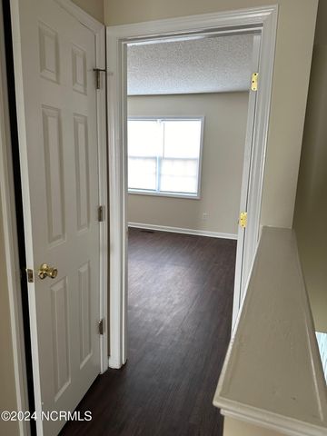 3935 Sterling Pointe Drive Ttt1, Winterville, NC 28590