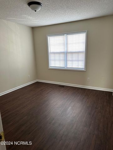 3935 Sterling Pointe Drive Ttt1, Winterville, NC 28590