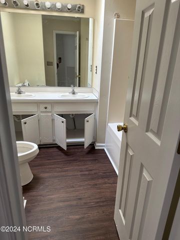 3935 Sterling Pointe Drive Ttt1, Winterville, NC 28590