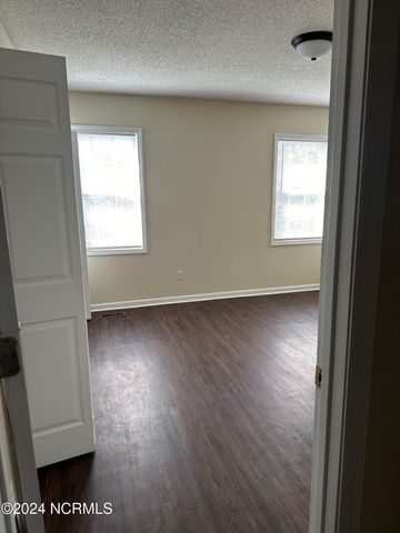 3935 Sterling Pointe Drive Ttt1, Winterville, NC 28590