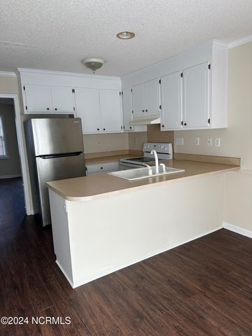 3935 Sterling Pointe Drive Ttt1, Winterville, NC 28590
