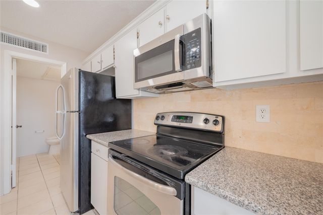 781 Country Place Drive 2052, Houston, TX 77079