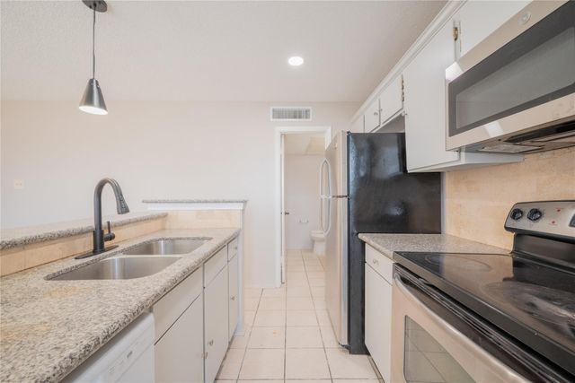 781 Country Place Drive 2052, Houston, TX 77079