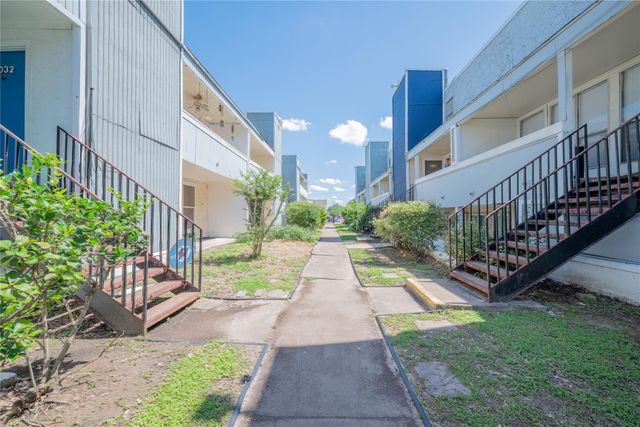 781 Country Place Drive 2052, Houston, TX 77079