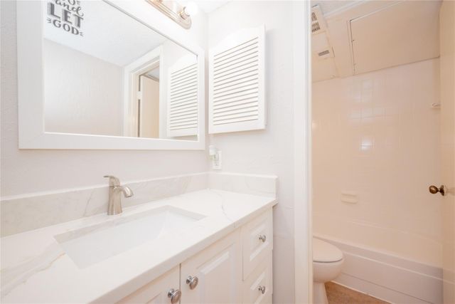 781 Country Place Drive 2052, Houston, TX 77079