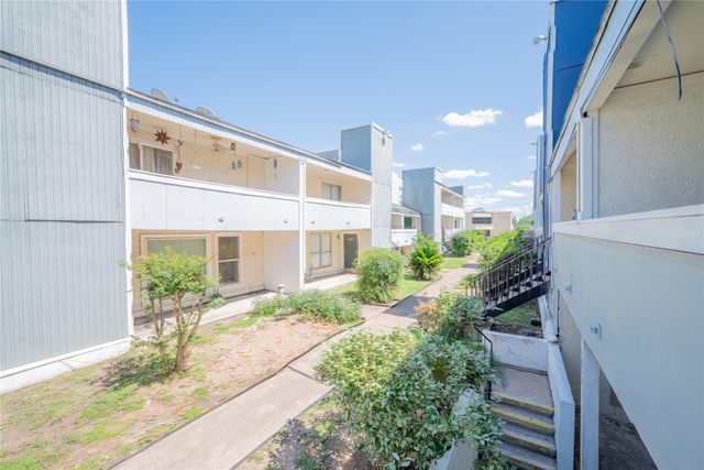 781 Country Place Drive 2052, Houston, TX 77079