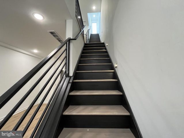 2117 N 8TH ST, Philadelphia, PA 19122