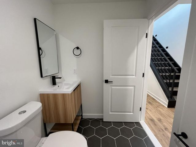 2117 N 8TH ST, Philadelphia, PA 19122