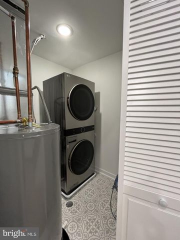 2117 N 8TH ST, Philadelphia, PA 19122