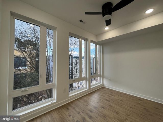 2117 N 8TH ST, Philadelphia, PA 19122