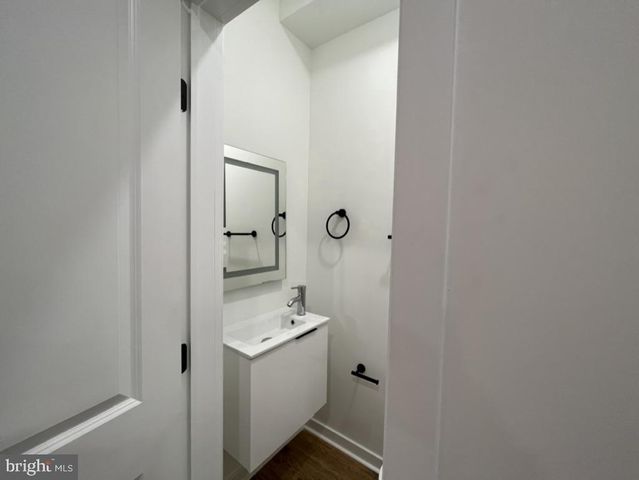 2117 N 8TH ST, Philadelphia, PA 19122