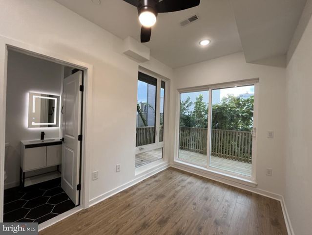 2117 N 8TH ST, Philadelphia, PA 19122