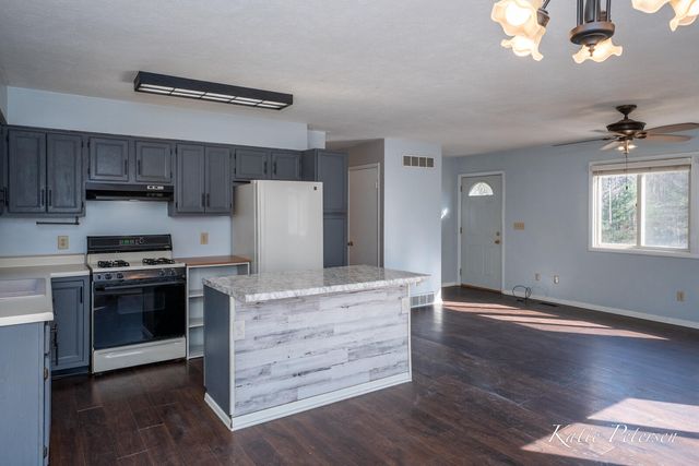 3501 15 Mile Road Ne, Algoma Twp, MI 49319