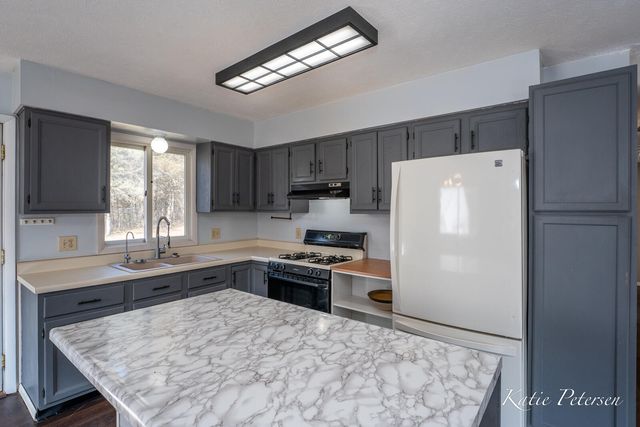 3501 15 Mile Road Ne, Algoma Twp, MI 49319