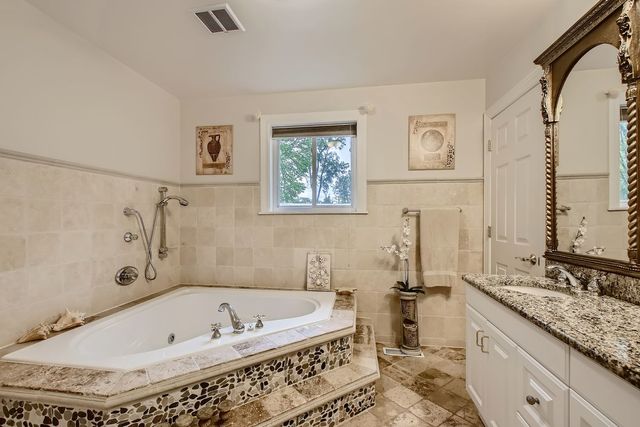 9529 Keystone Avenue, Skokie, IL 60076