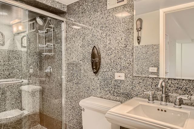 9529 Keystone Avenue, Skokie, IL 60076