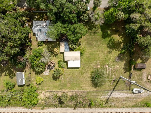 5560 PARK AVENUE, De Leon Springs, FL 32130