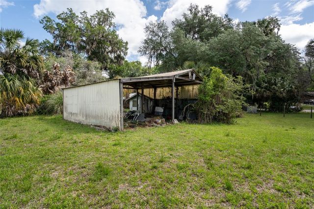 5560 PARK AVENUE, De Leon Springs, FL 32130