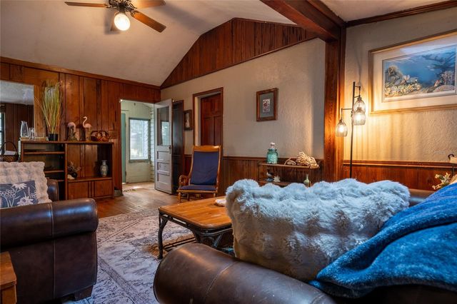 5560 PARK AVENUE, De Leon Springs, FL 32130