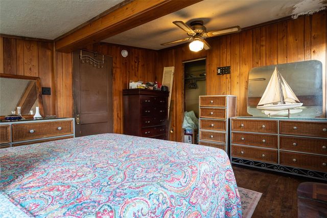 5560 PARK AVENUE, De Leon Springs, FL 32130