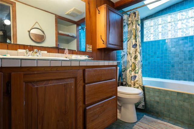 5560 PARK AVENUE, De Leon Springs, FL 32130