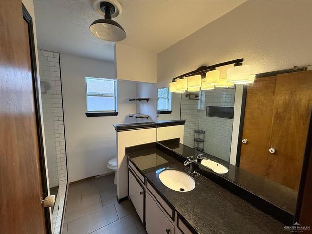 2416 Cottonwood Street, Mission, TX 78574