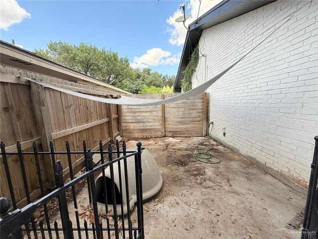 2416 Cottonwood Street, Mission, TX 78574