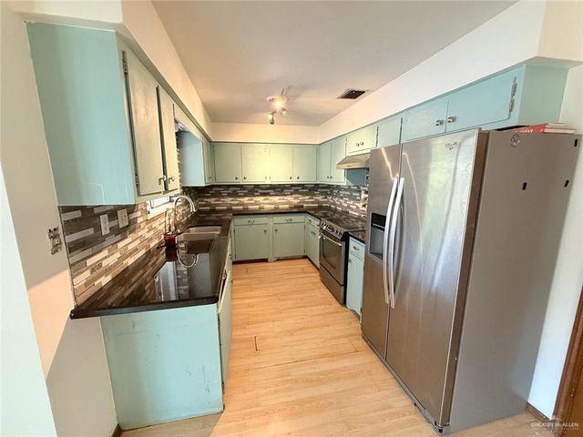 2416 Cottonwood Street, Mission, TX 78574