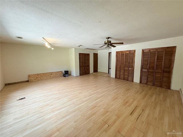 2416 Cottonwood Street, Mission, TX 78574