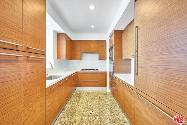 900 W OLYMPIC Boulevard 35i, Los Angeles, CA 90015