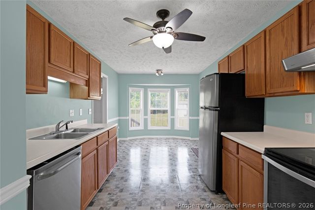 6076 Waldos Beach Road, Fayetteville, NC 28306