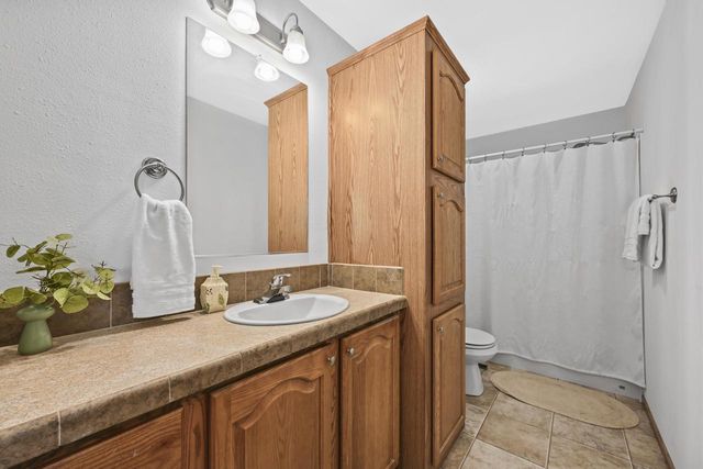 6636 Big Bend ROAD, Waterford, WI 53185