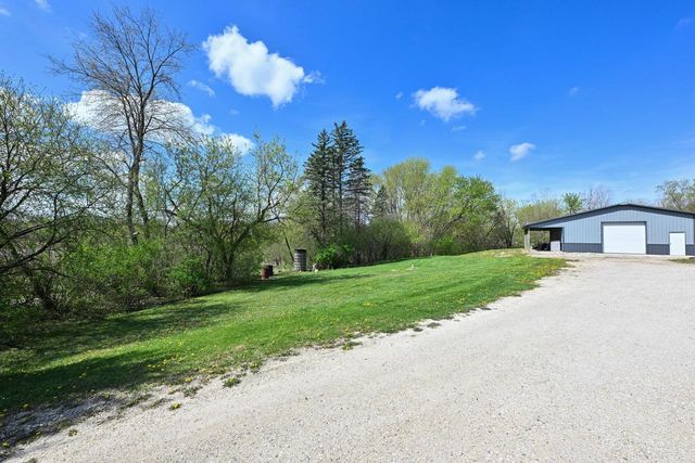 6636 Big Bend ROAD, Waterford, WI 53185