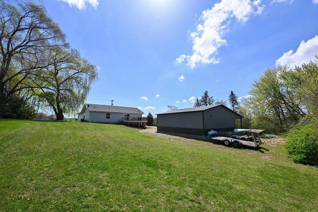 6636 Big Bend ROAD, Waterford, WI 53185